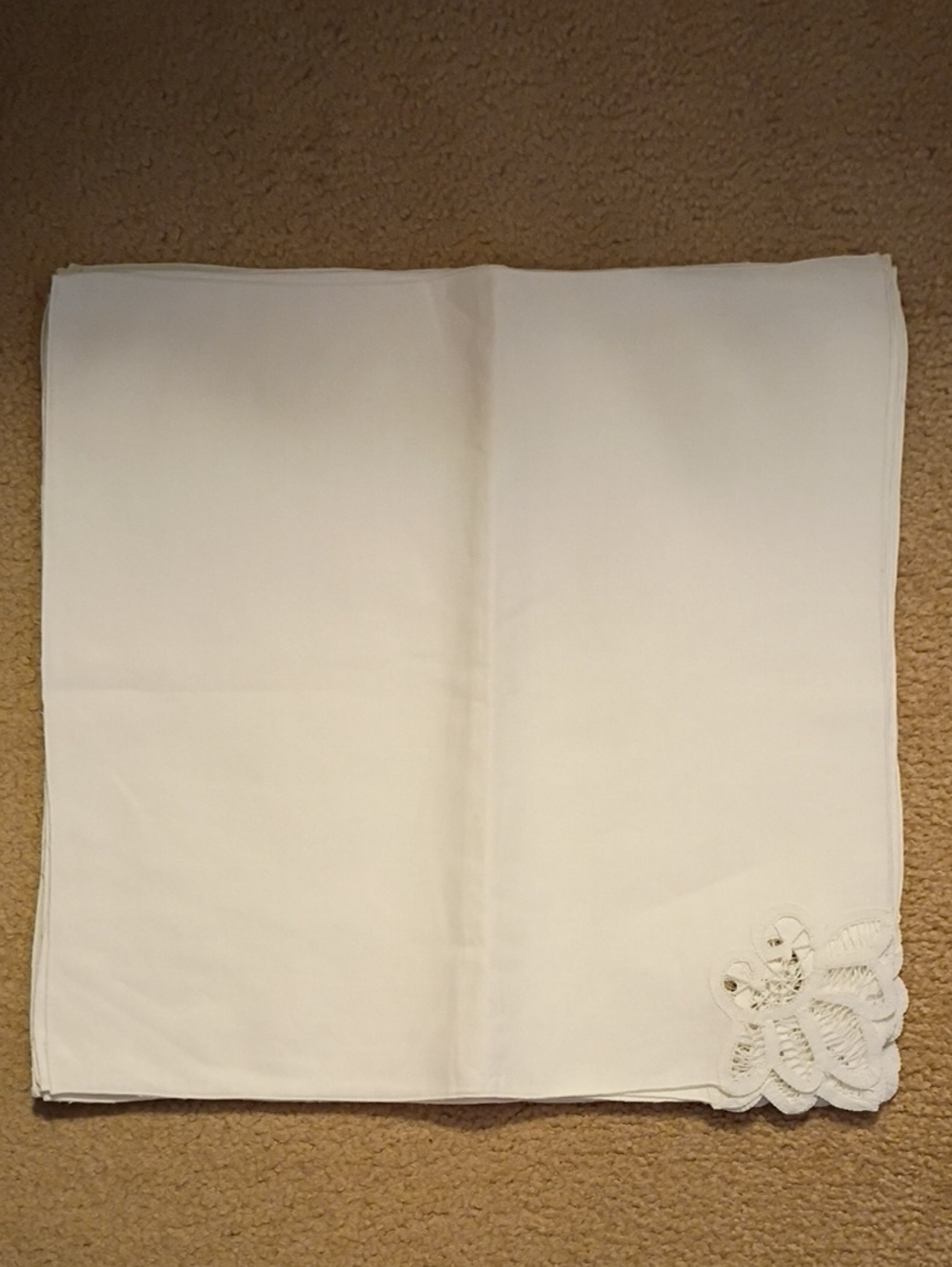 White Linen Dinner Napkins with Decorative Corner Lace-Curved Lace 16"x17" 12